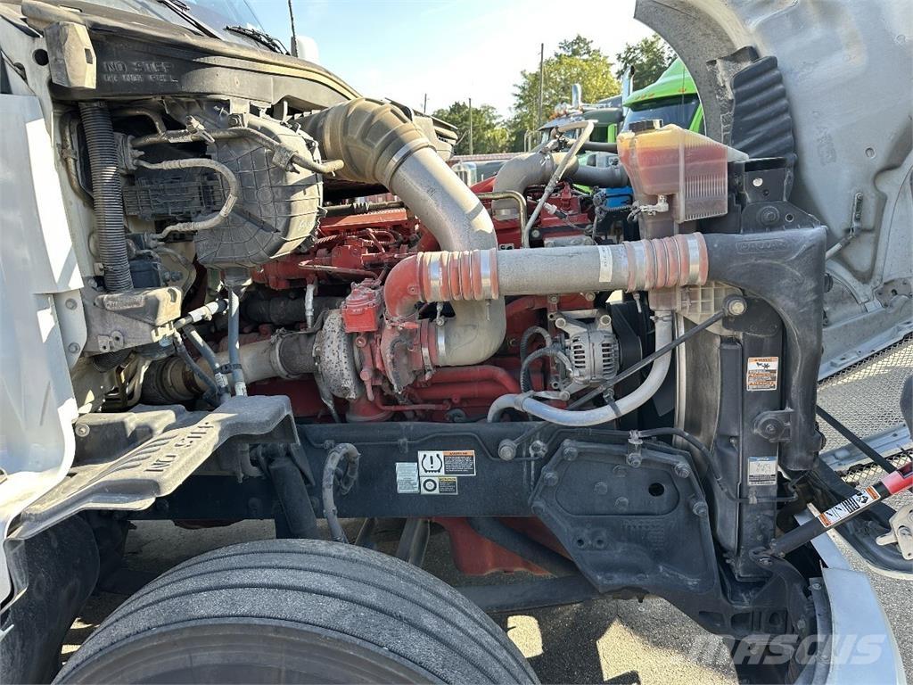 Kenworth T680 Тягачі