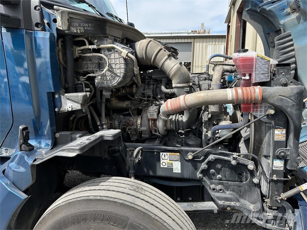 Kenworth T680 Тягачі