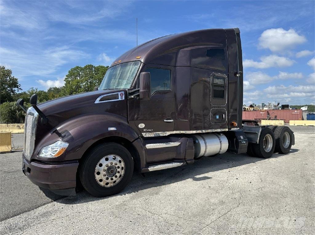 Kenworth T680 Тягачі