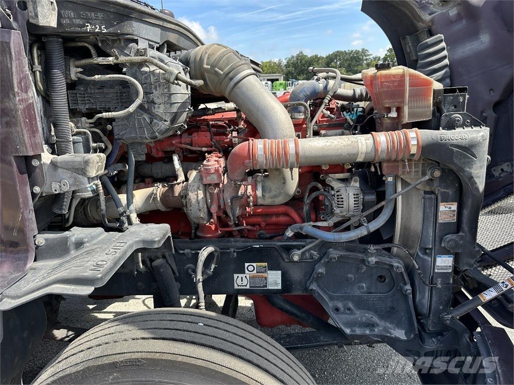 Kenworth T680 Тягачі