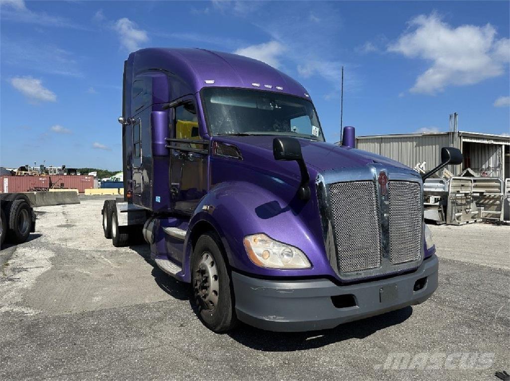 Kenworth T680 Тягачі