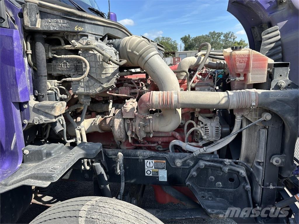 Kenworth T680 Тягачі