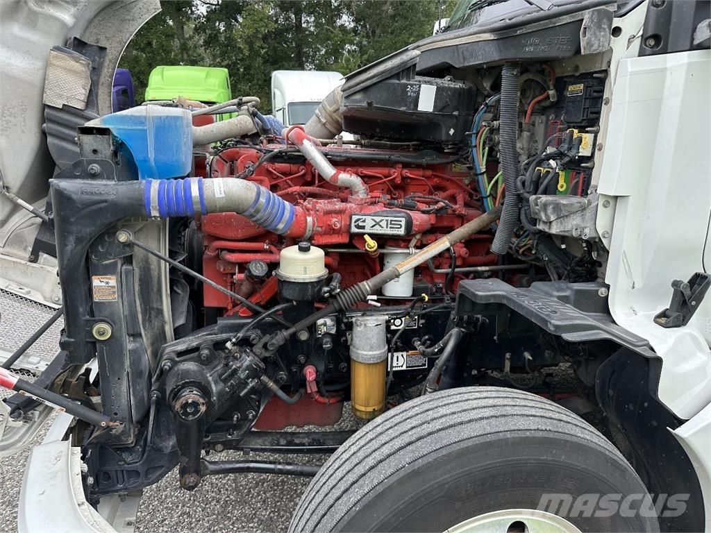 Kenworth T680 Тягачі