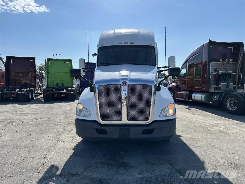 Kenworth T680 Тягачі