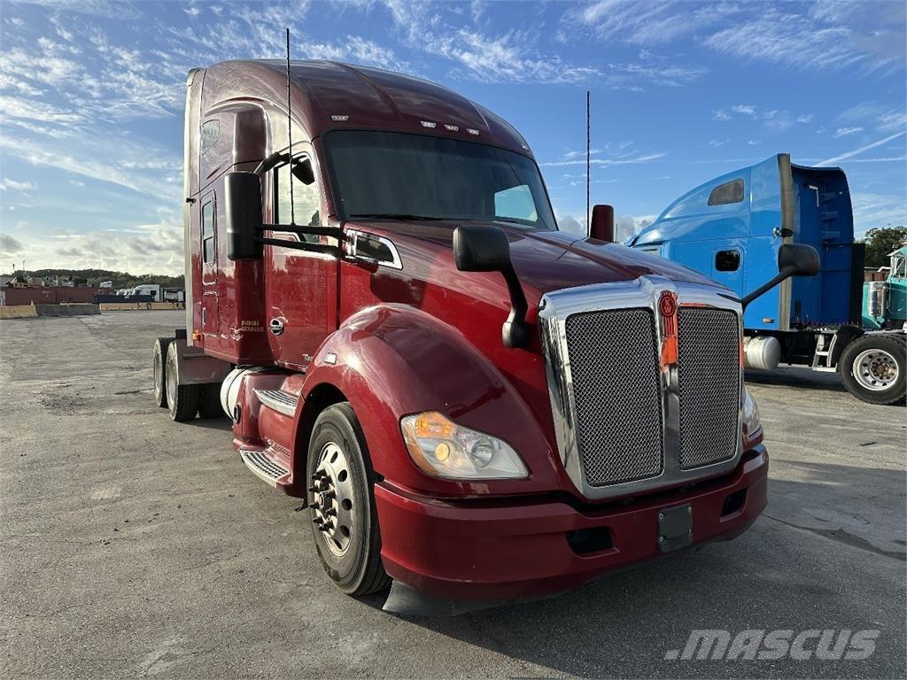 Kenworth T680 Тягачі
