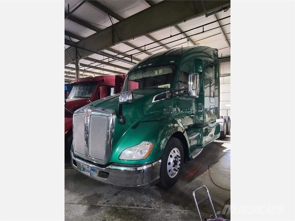 Kenworth T680 Тягачі