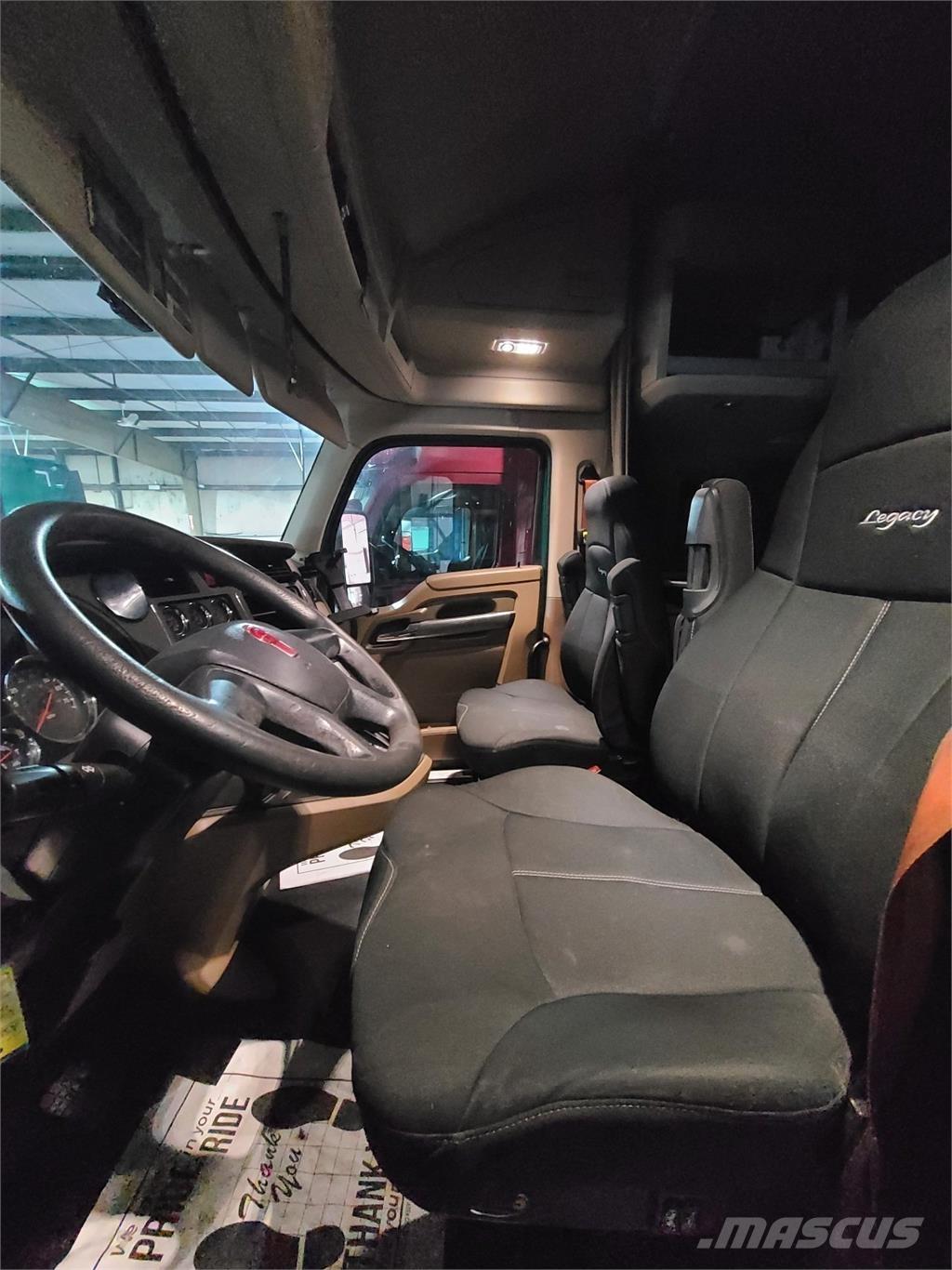 Kenworth T680 Тягачі