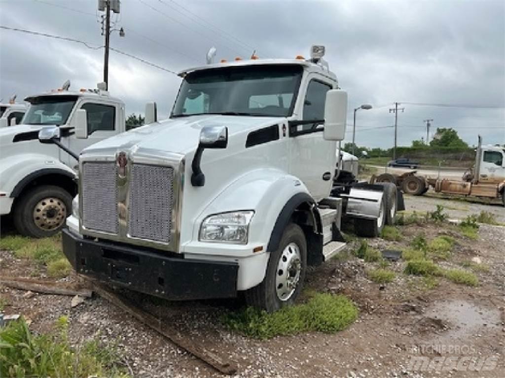 Kenworth T880 Тягачі