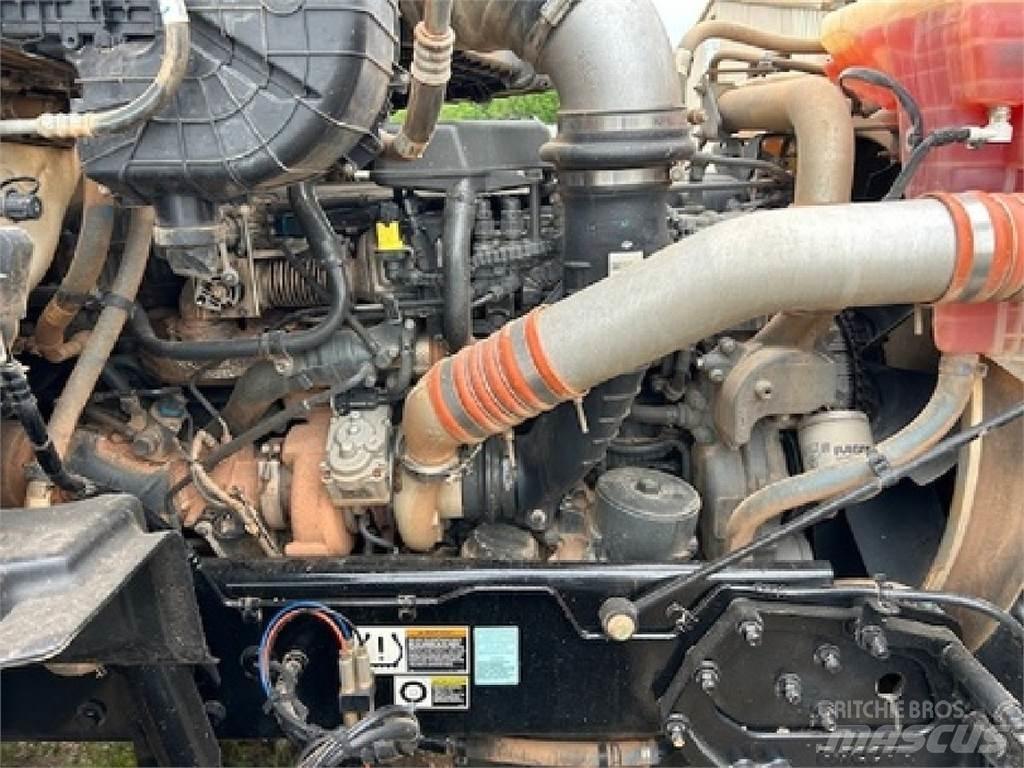 Kenworth T880 Тягачі