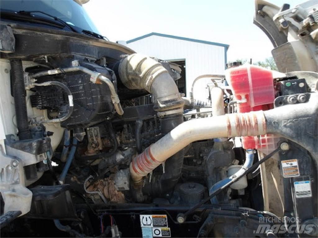 Kenworth T880 Тягачі