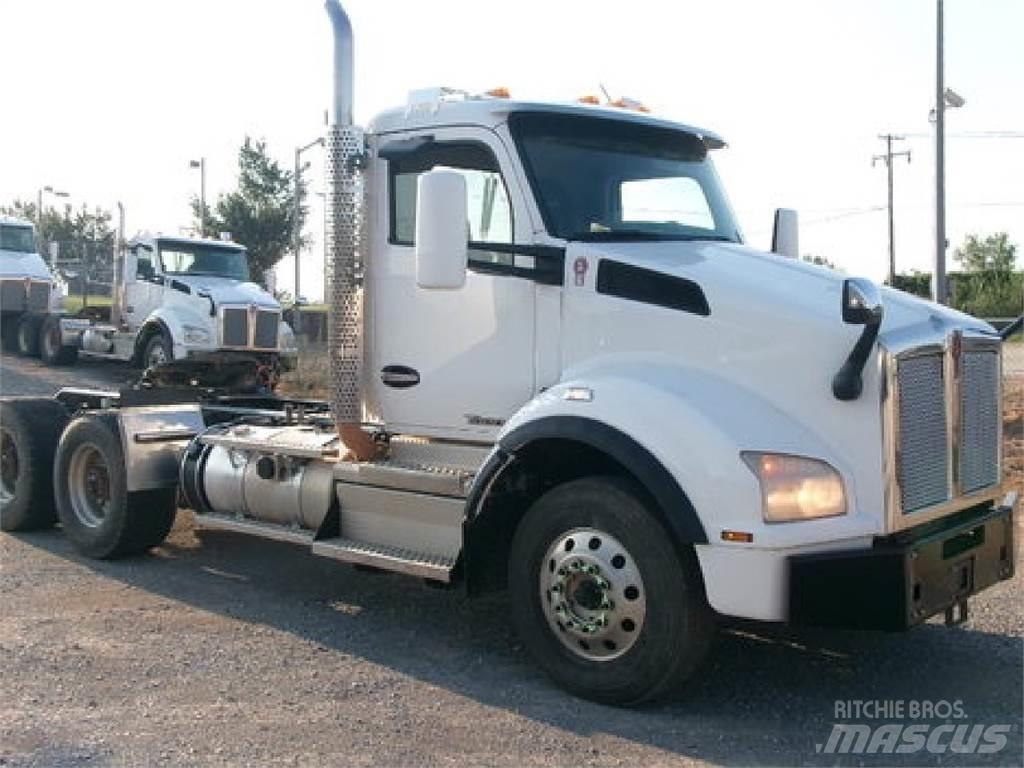 Kenworth T880 Тягачі