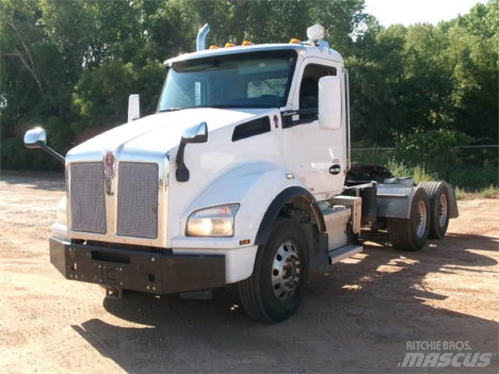 Kenworth T880 Тягачі