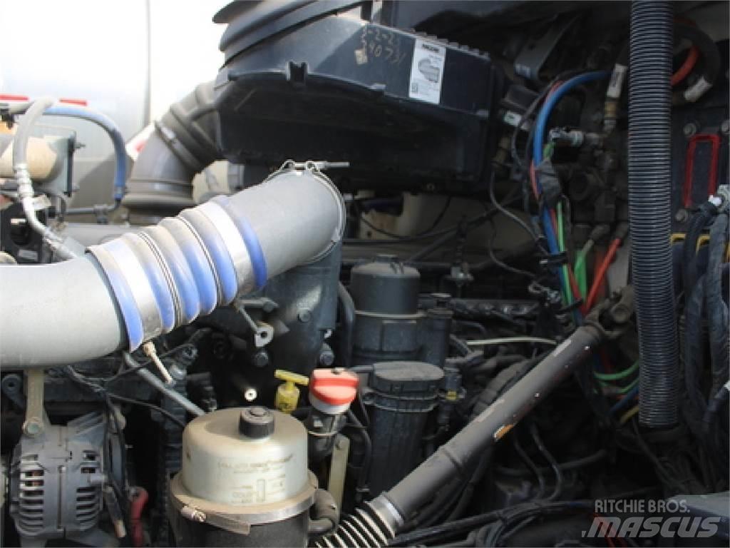 Kenworth T880 Тягачі