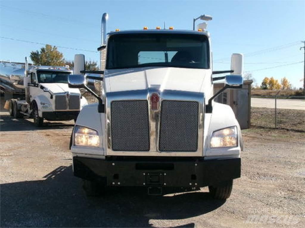 Kenworth T880 Тягачі