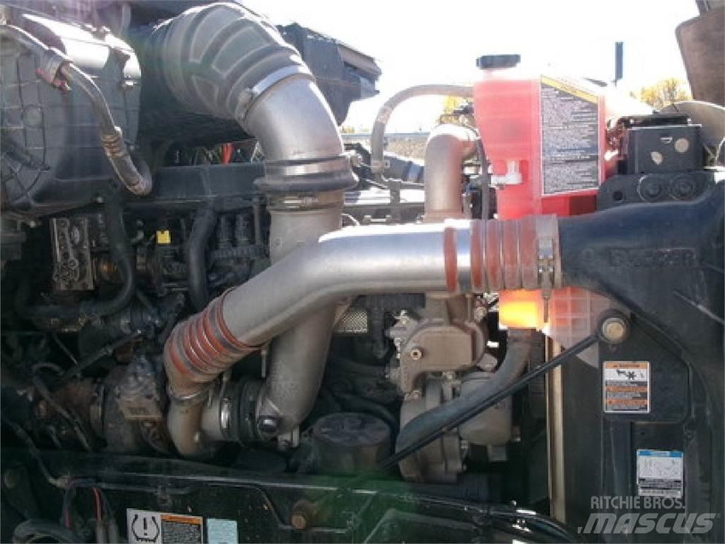 Kenworth T880 Тягачі