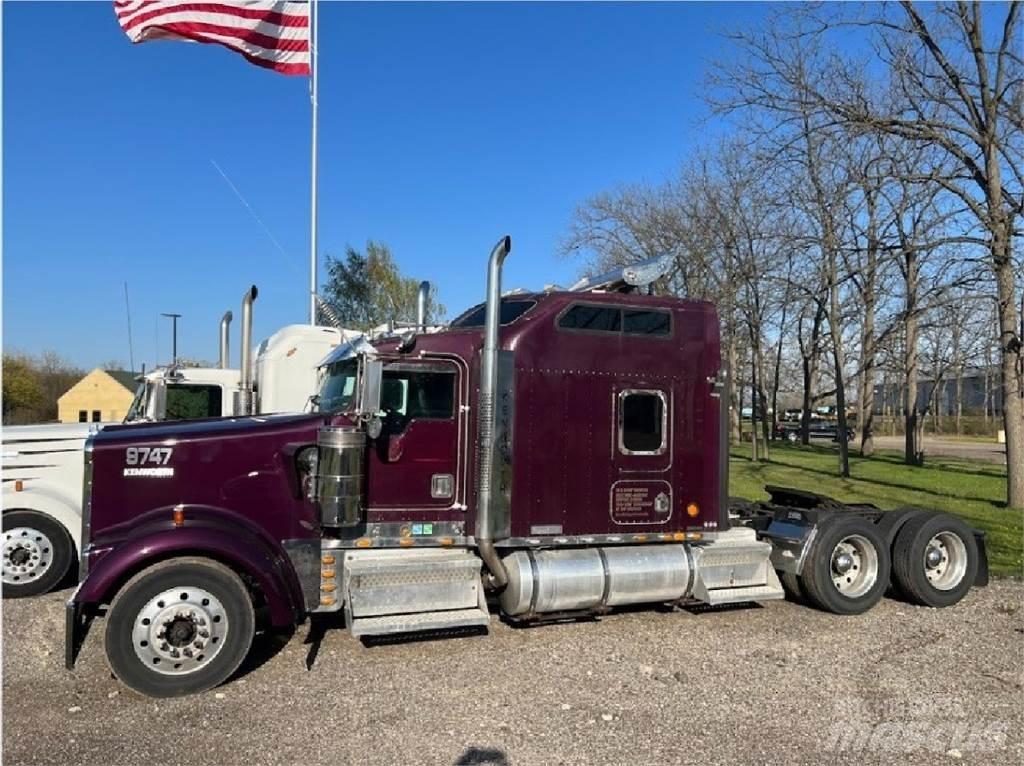 Kenworth W900 Тягачі