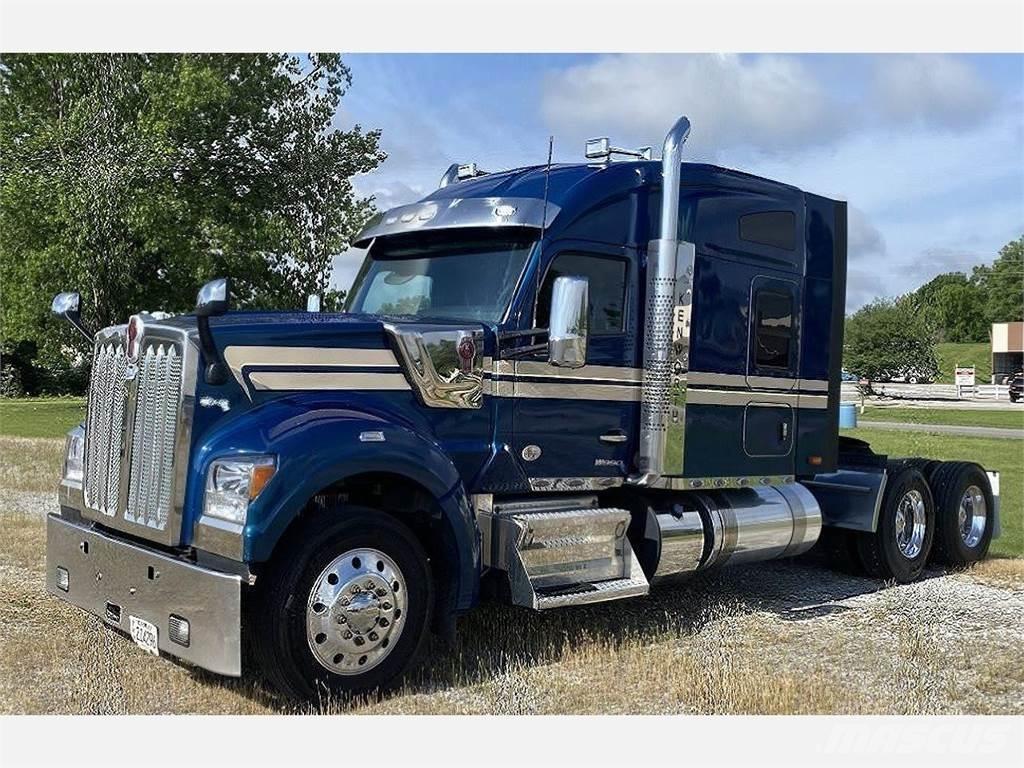 Kenworth W990 Тягачі