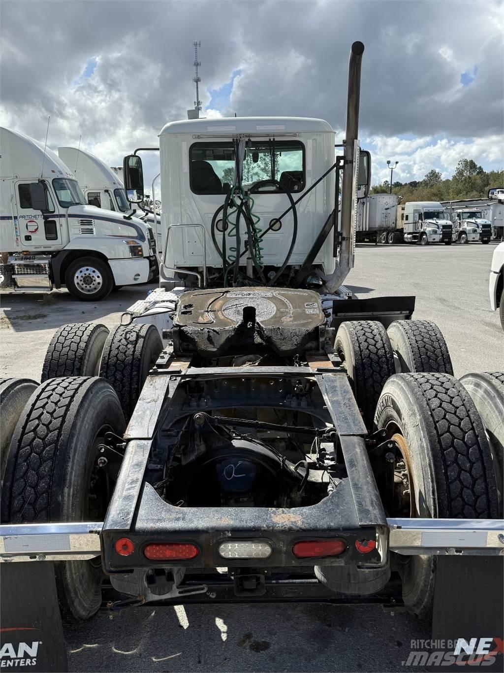Mack AN64T Тягачі