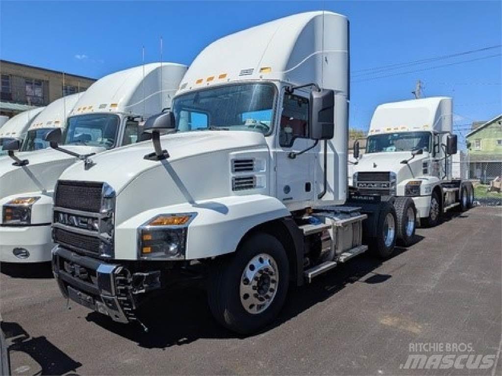 Mack AN64T Тягачі