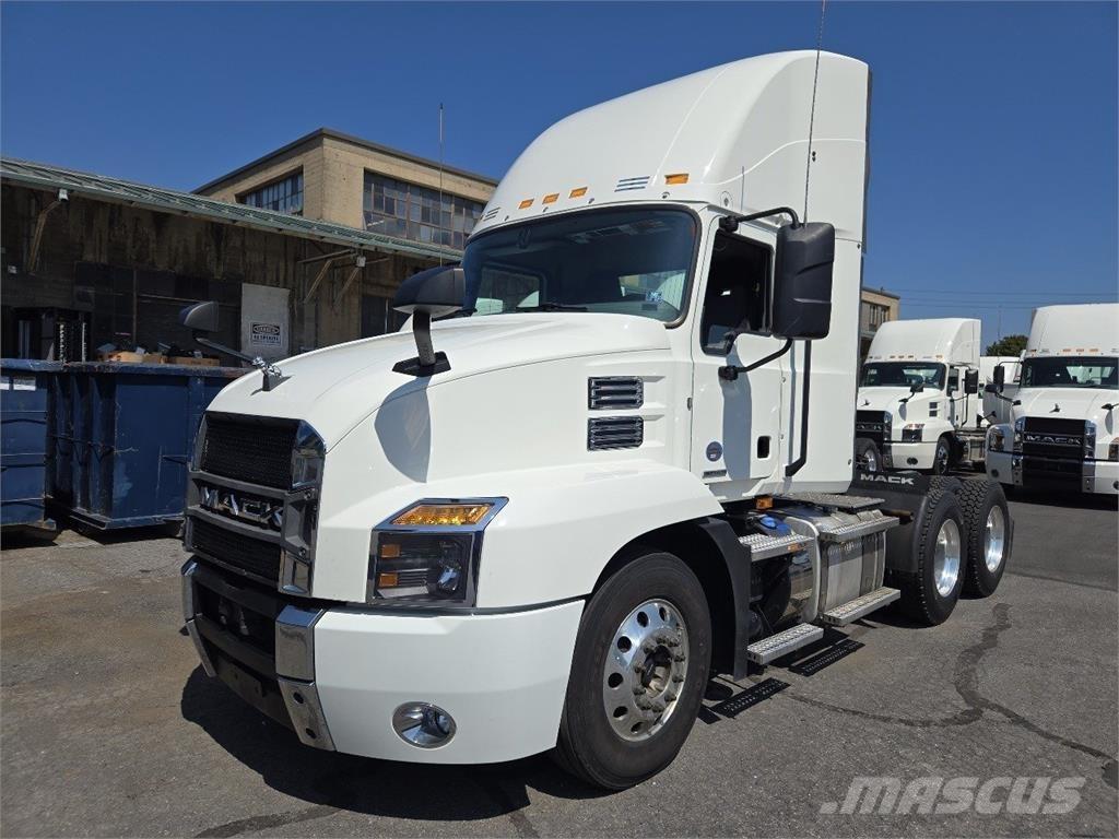 Mack AN64T Тягачі