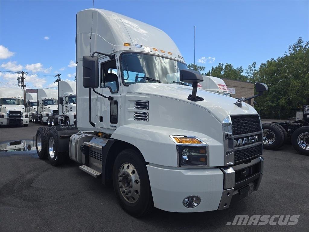 Mack AN64T Тягачі