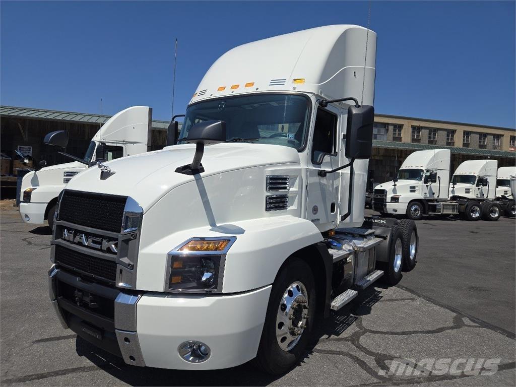 Mack AN64T Тягачі