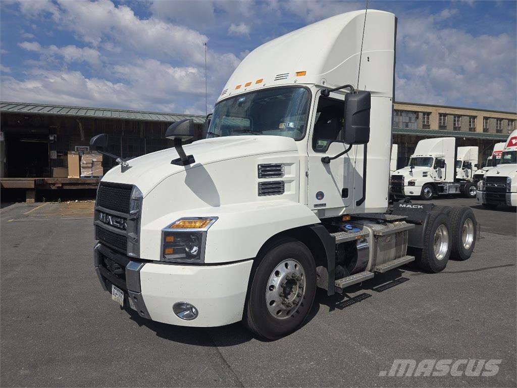 Mack AN64T Тягачі