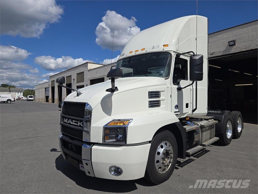 Mack AN64T Тягачі