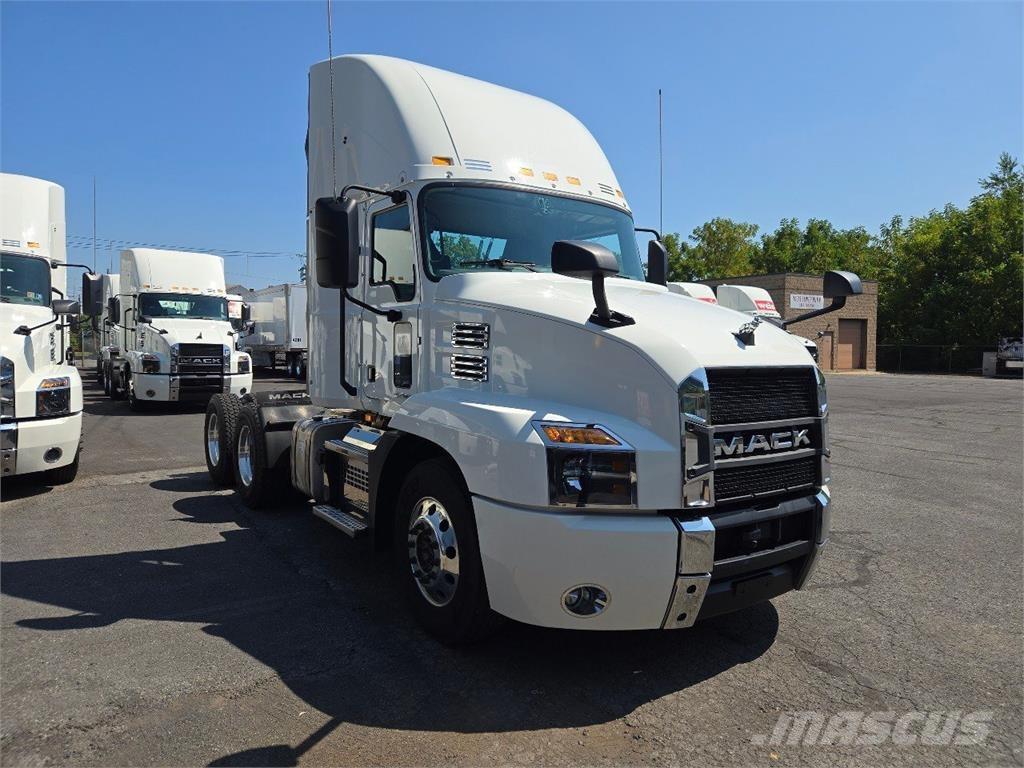 Mack AN64T Тягачі