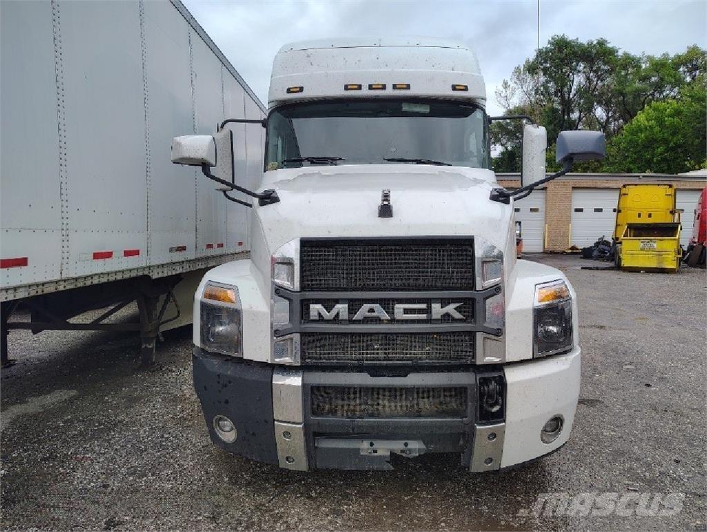 Mack Anthem 64T Тягачі