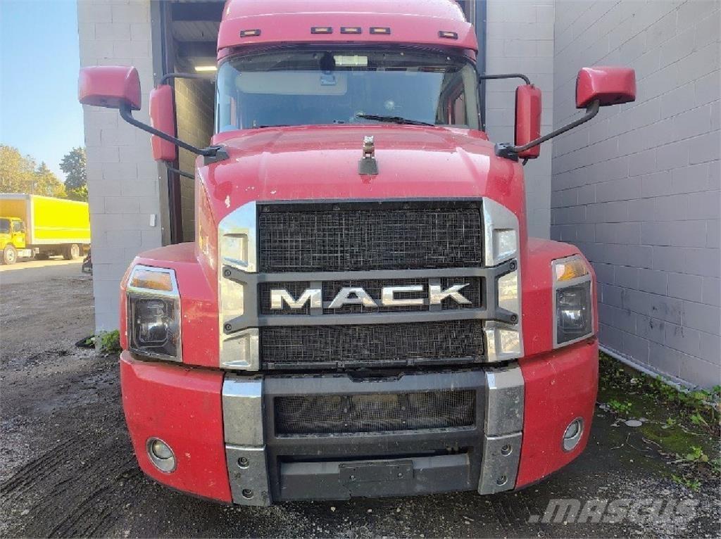Mack Anthem 64T Тягачі