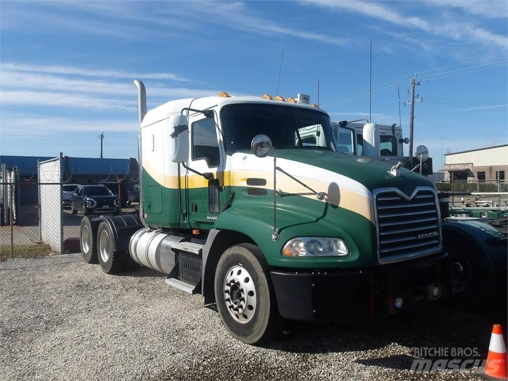 Mack CXU613 Тягачі