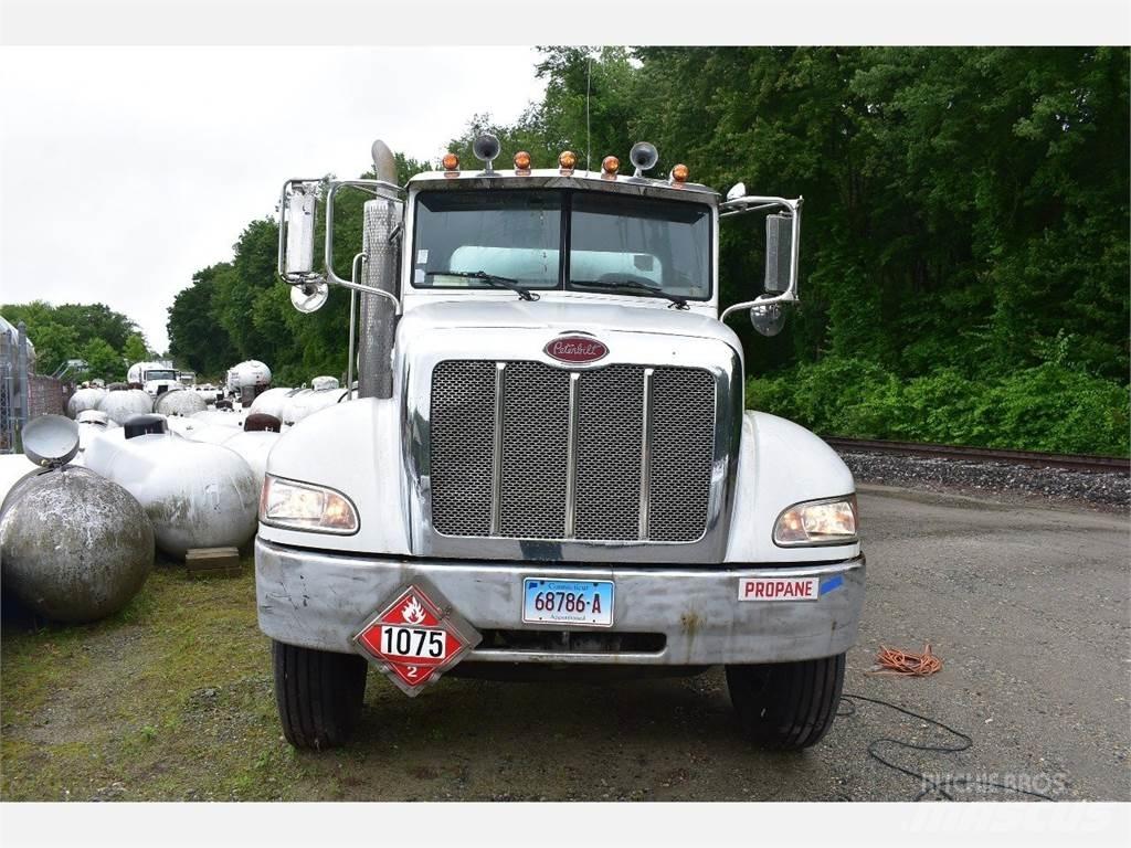 Peterbilt 335 Вантажівки / спеціальні