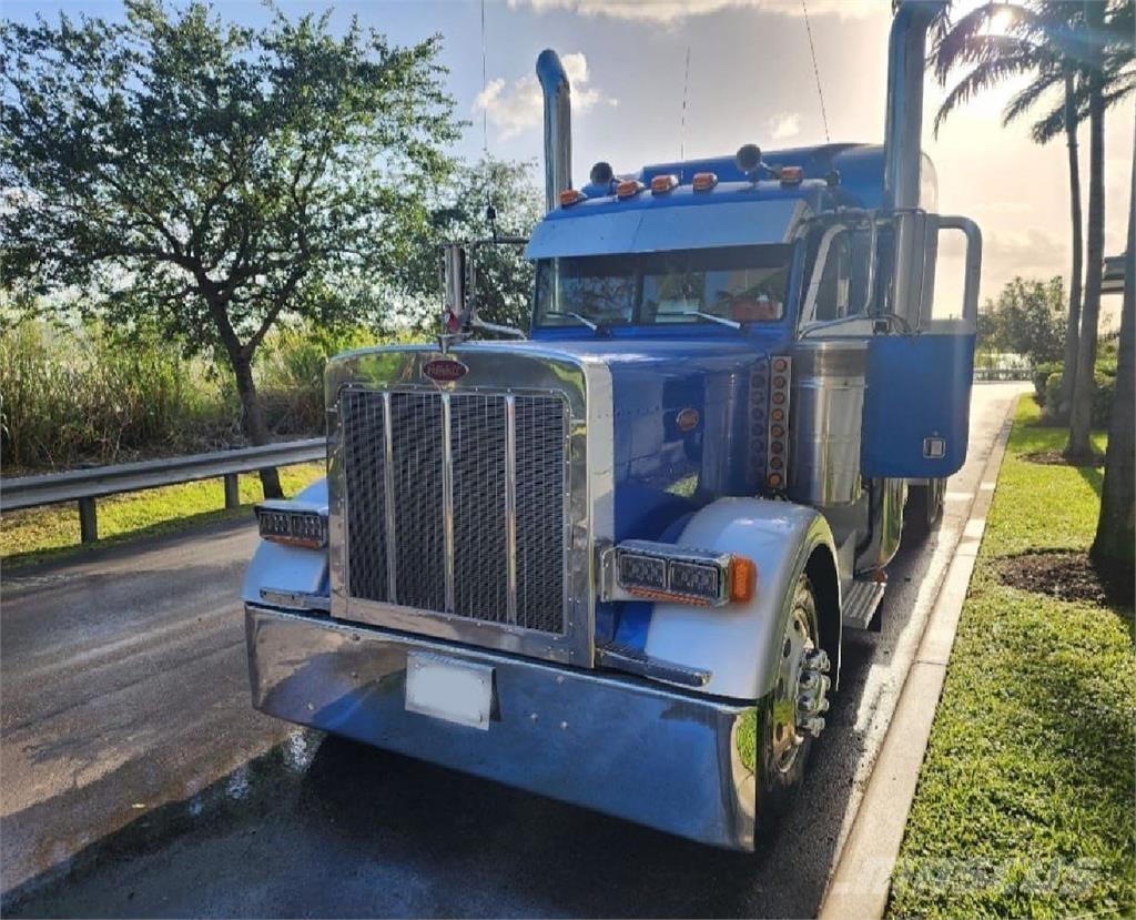 Peterbilt 379EXHD Тягачі
