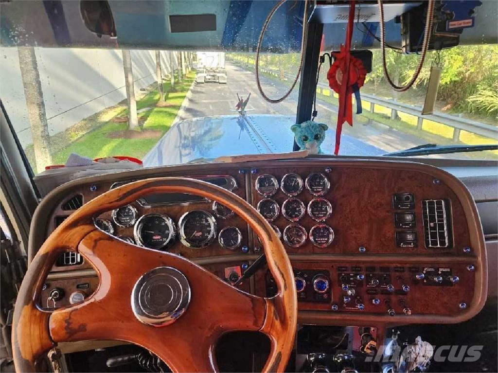 Peterbilt 379EXHD Тягачі