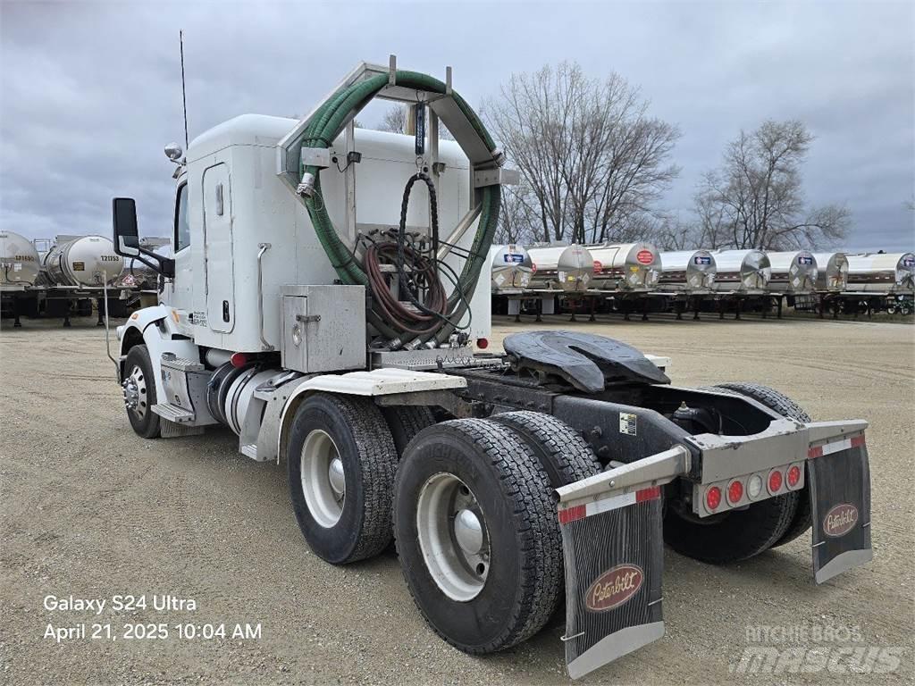 Peterbilt 567 Тягачі