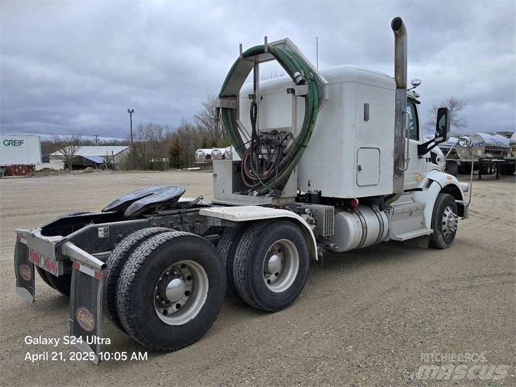 Peterbilt 567 Тягачі