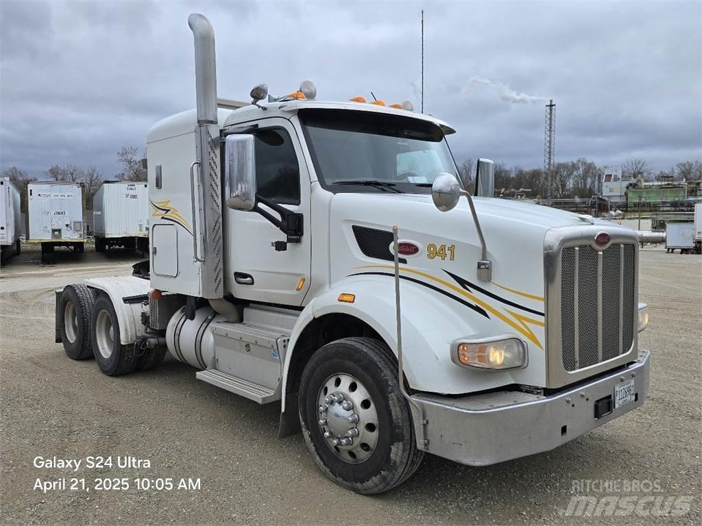 Peterbilt 567 Тягачі