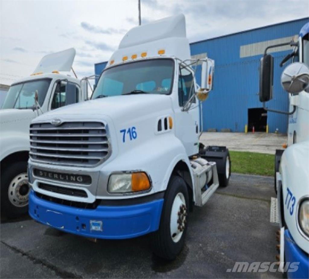 Sterling A9500 Тягачі