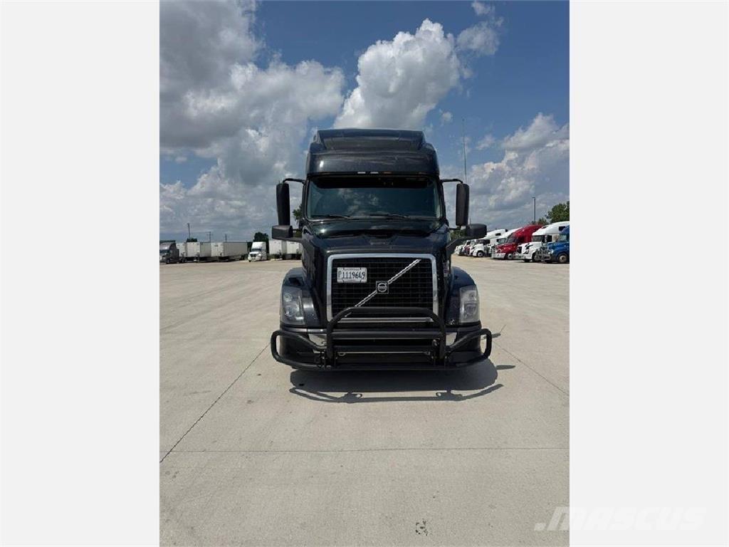 Volvo VNL 760 Тягачі