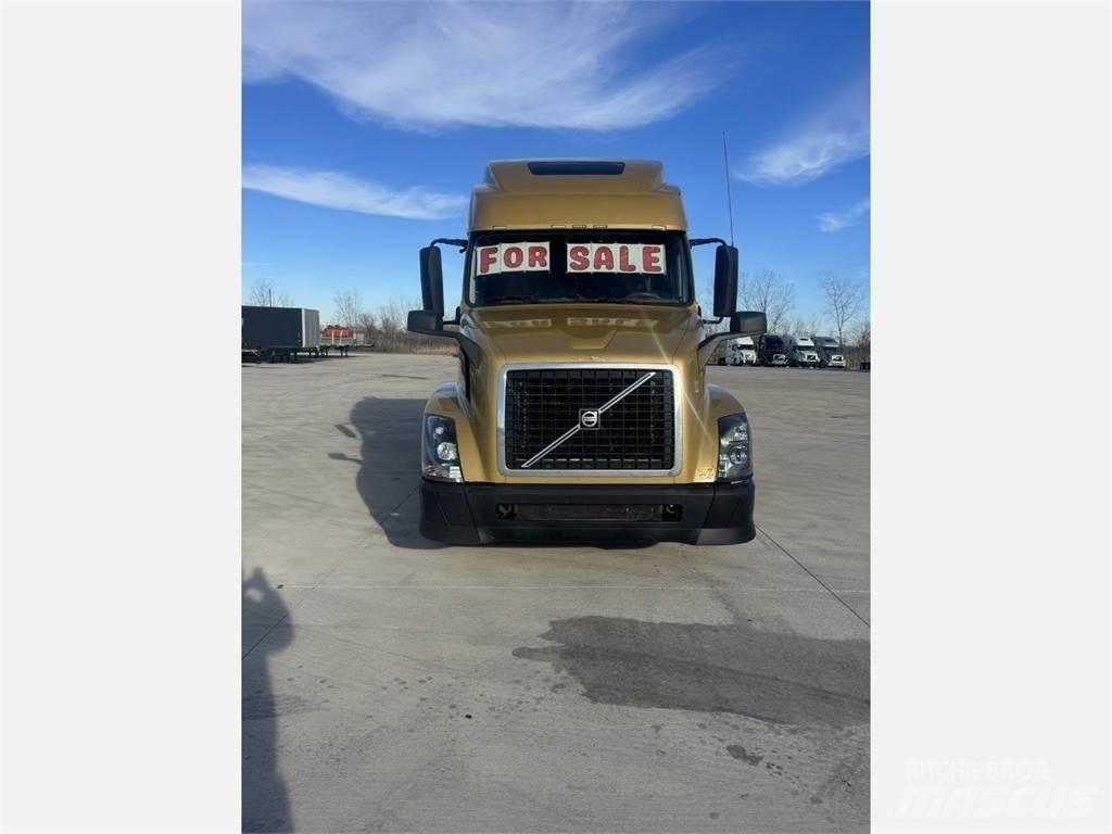 Volvo VNL 780 Тягачі