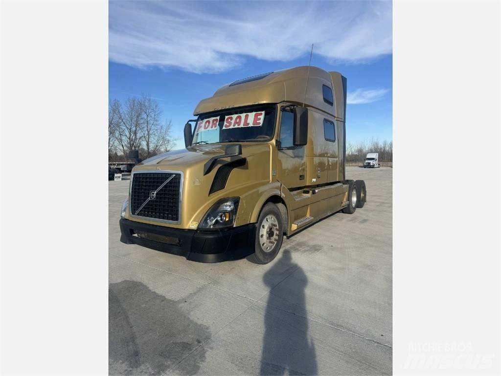 Volvo VNL 780 Тягачі