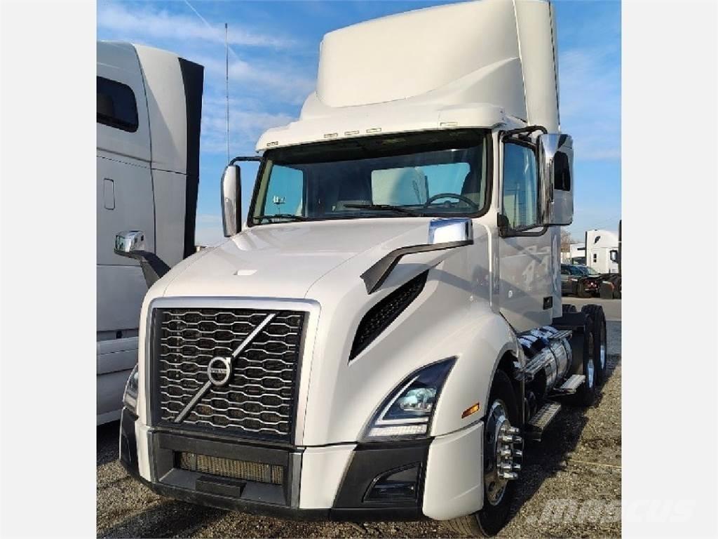 Volvo VNL300 Тягачі