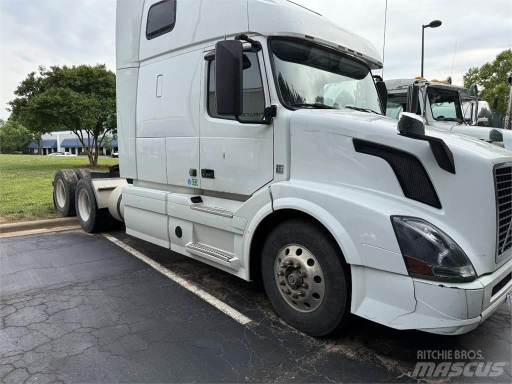 Volvo VNL64T670 Тягачі