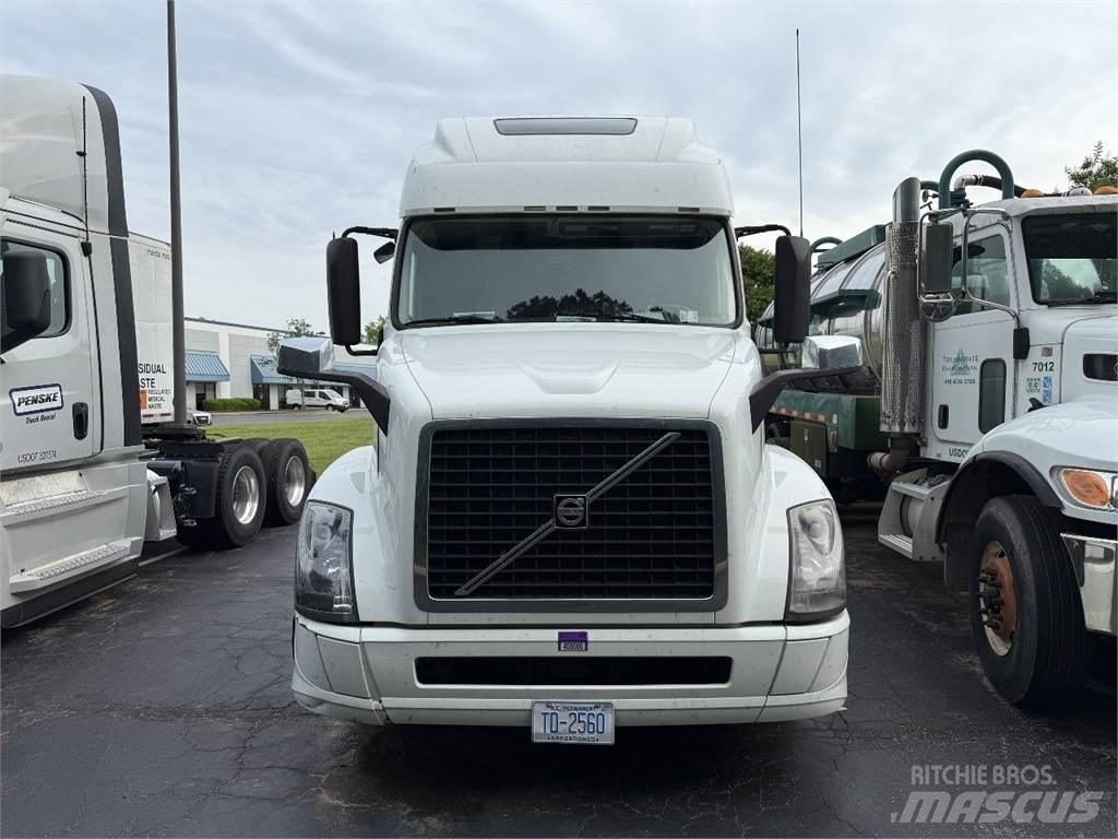 Volvo VNL64T670 Тягачі