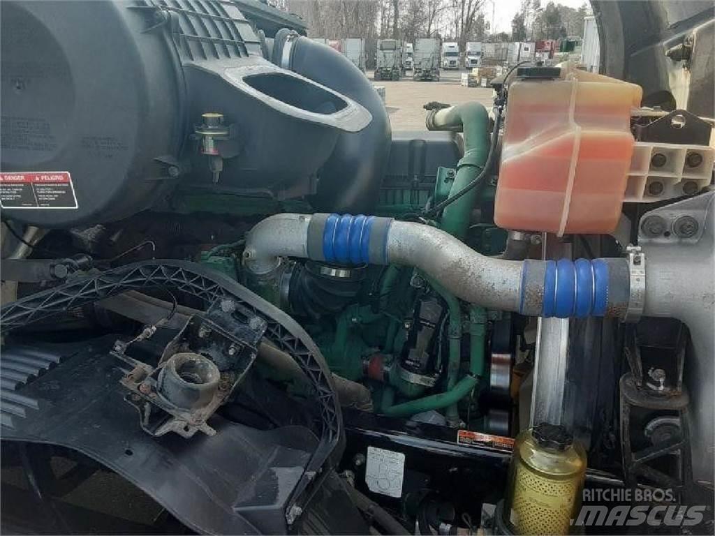 Volvo VNL64T670 Тягачі