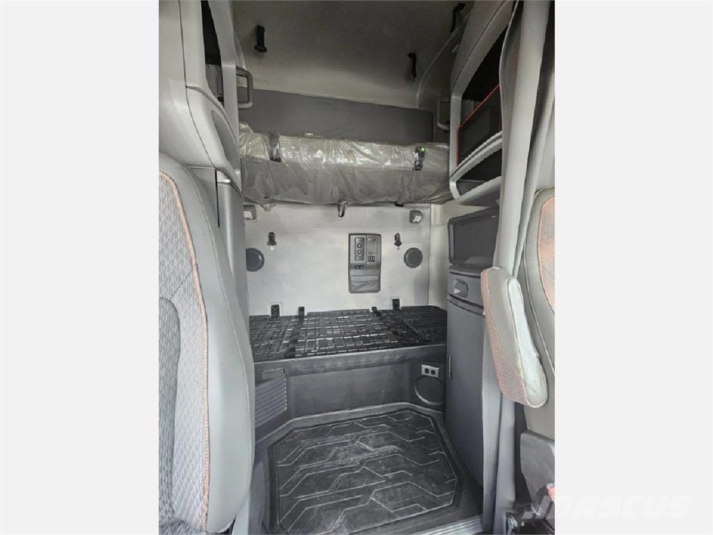 Volvo VNL64T760 Тягачі