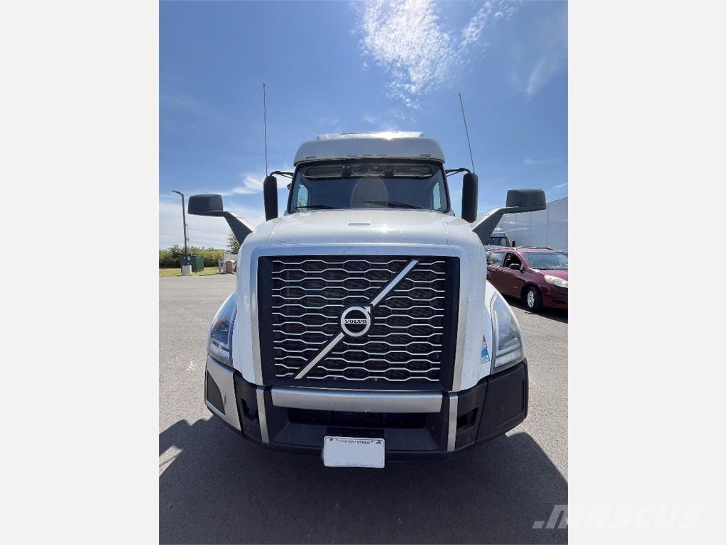 Volvo VNL860 Тягачі