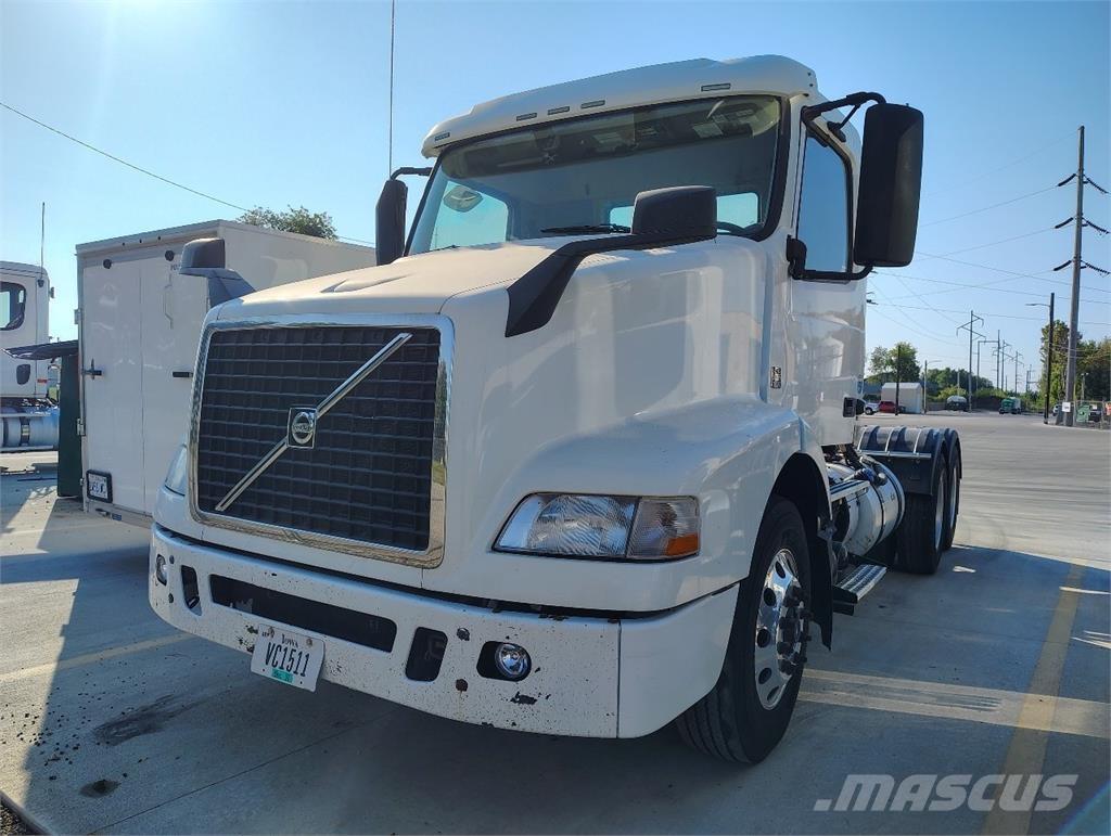 Volvo VNM64T200 Тягачі