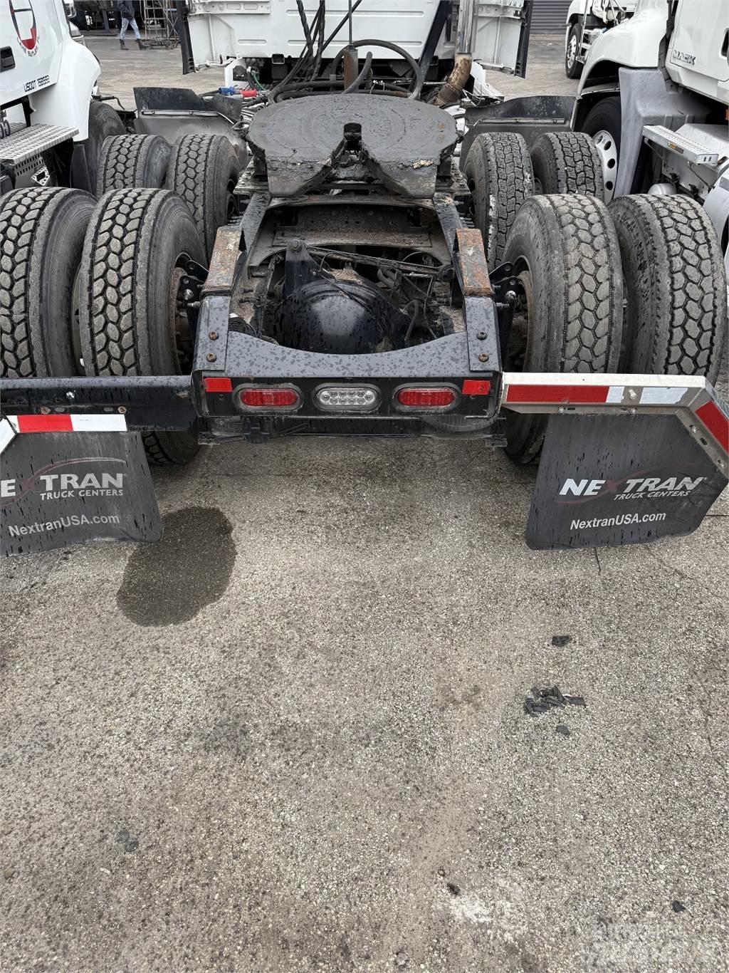 Volvo VNR64T300 Тягачі